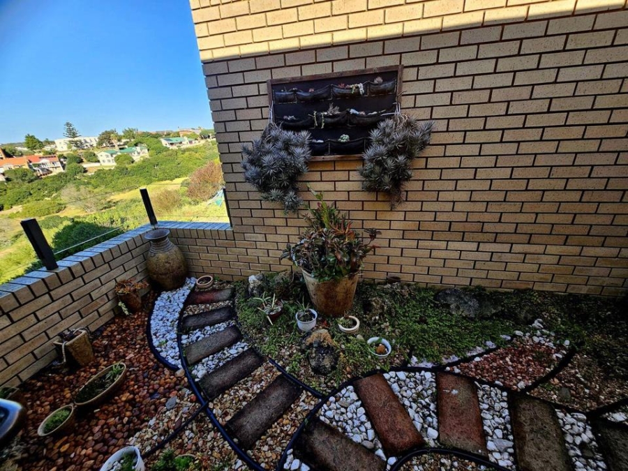 4 Bedroom Property for Sale in Stilbaai Wes Western Cape